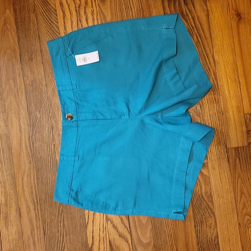 💥💥NWT Old Navy Mid-Rise Everyday Short💥💥